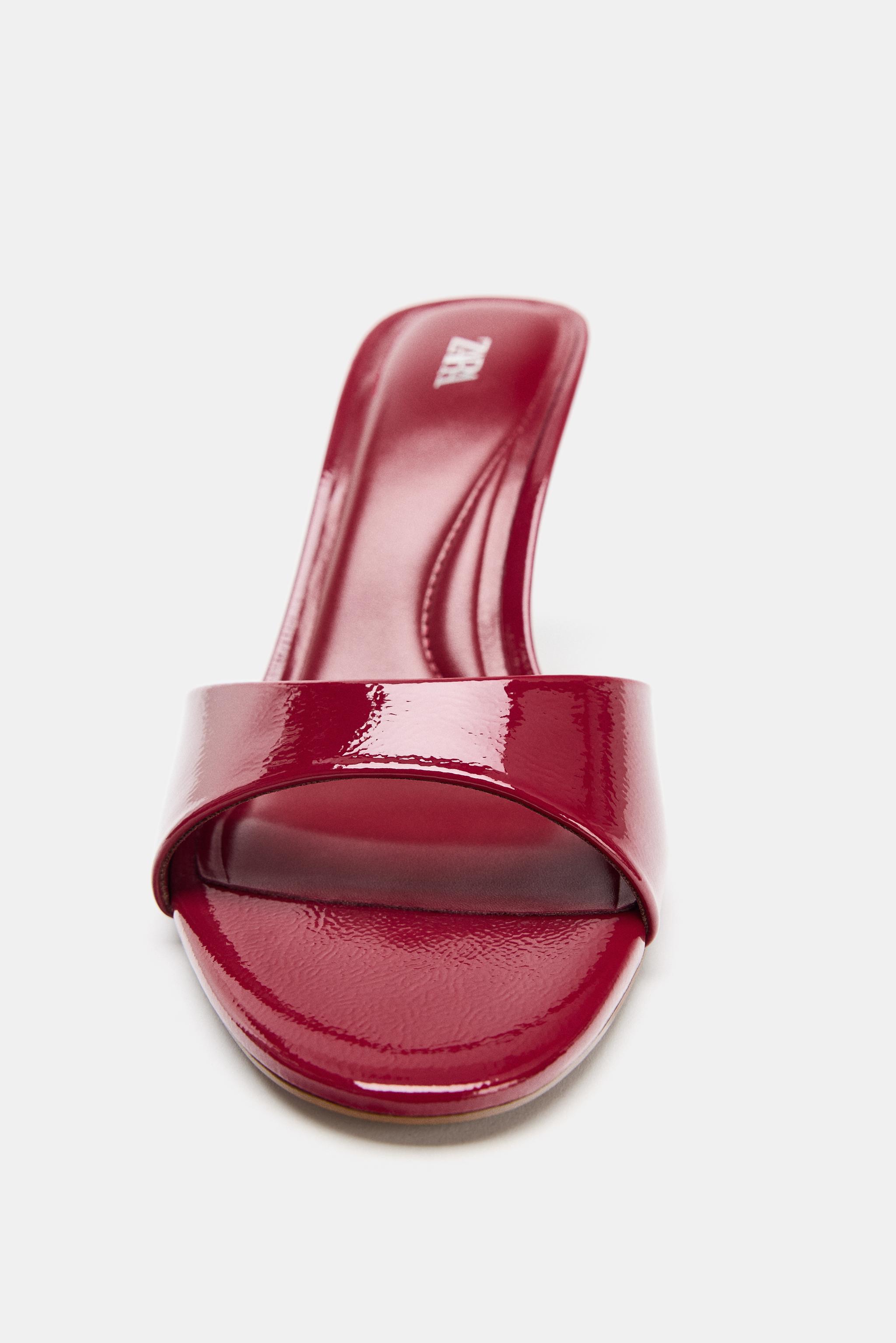 PATENT FINISH HEELED SANDALS